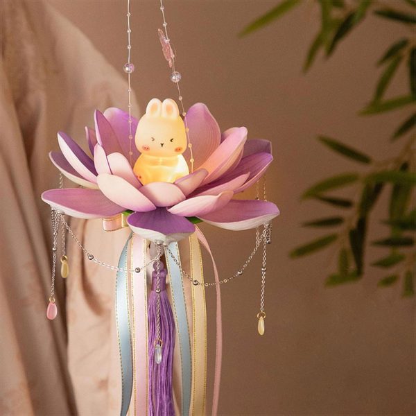 ML251208-Chinese-New-Year-Glowing-Jade-Rabbit-Lotus-Lantern-(7.87'×3.94'×25.59'),-DIY-Craft-Kit-for-Spring-Festival-&-Lantern-Festival-Hanfu-Handheld-Decoration-usage-scene2