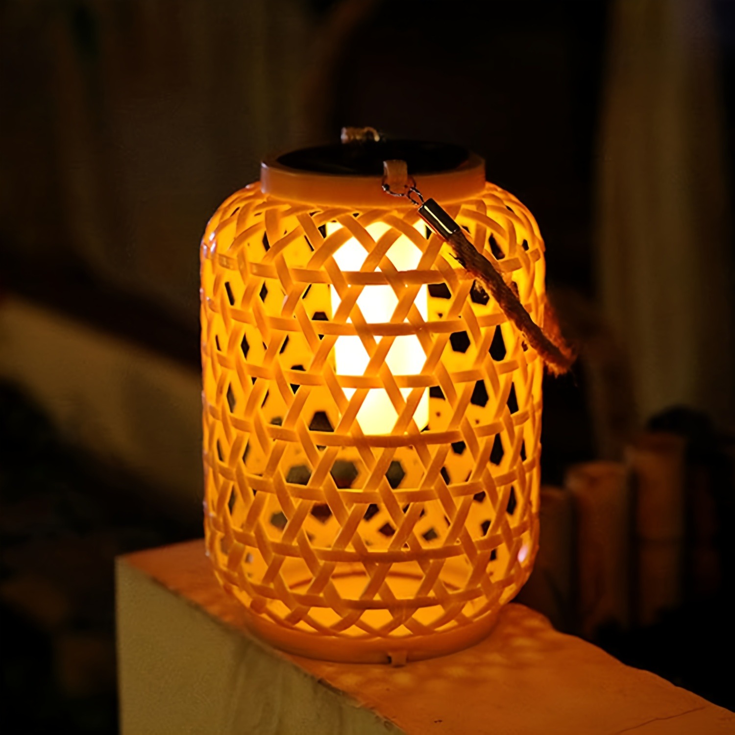 ML251236-1-Pack-Solar-Powered-Bamboo-Weave-Lantern-(8.9in-Tall),-IP44-Waterproof-Warm-Light-Decor-with-Hollow-Pattern,-Ideal-for-Garden,-Courtyard,-Balcony-&-Homestay-Hanging-Table-Setup-principal view