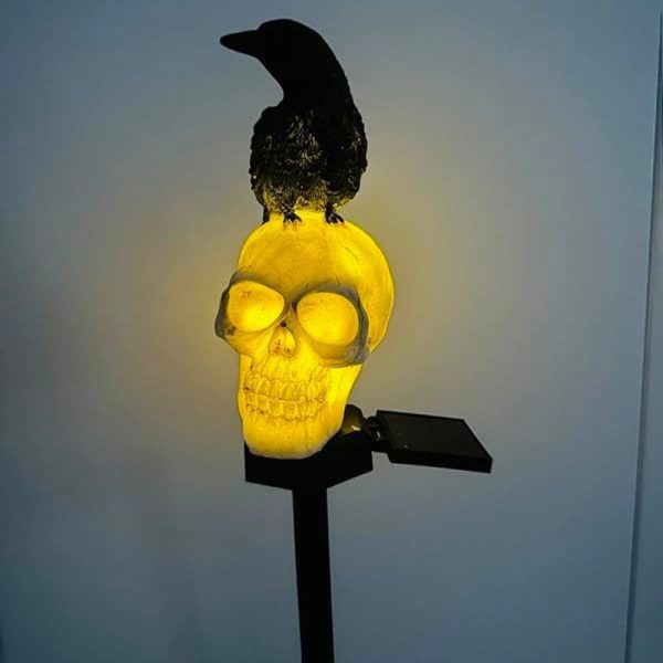 ML260108-1-Pack-Solar-Powered-Crow-Skull-Stake-Light--Outdoor-Halloween-Atmosphere-Decor,-Waterproof-Resin-LED-Landscape-Light-for-Yard-&-Garden-front-view