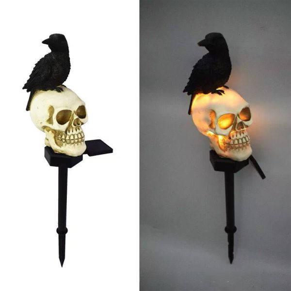 ML260108-1-Pack-Solar-Powered-Crow-Skull-Stake-Light--Outdoor-Halloween-Atmosphere-Decor,-Waterproof-Resin-LED-Landscape-Light-for-Yard-&-Garden-look-left